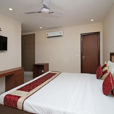 Oyo Hotel Blu Pebbles Near Delhi Airport New Delhi Eksteriør billede