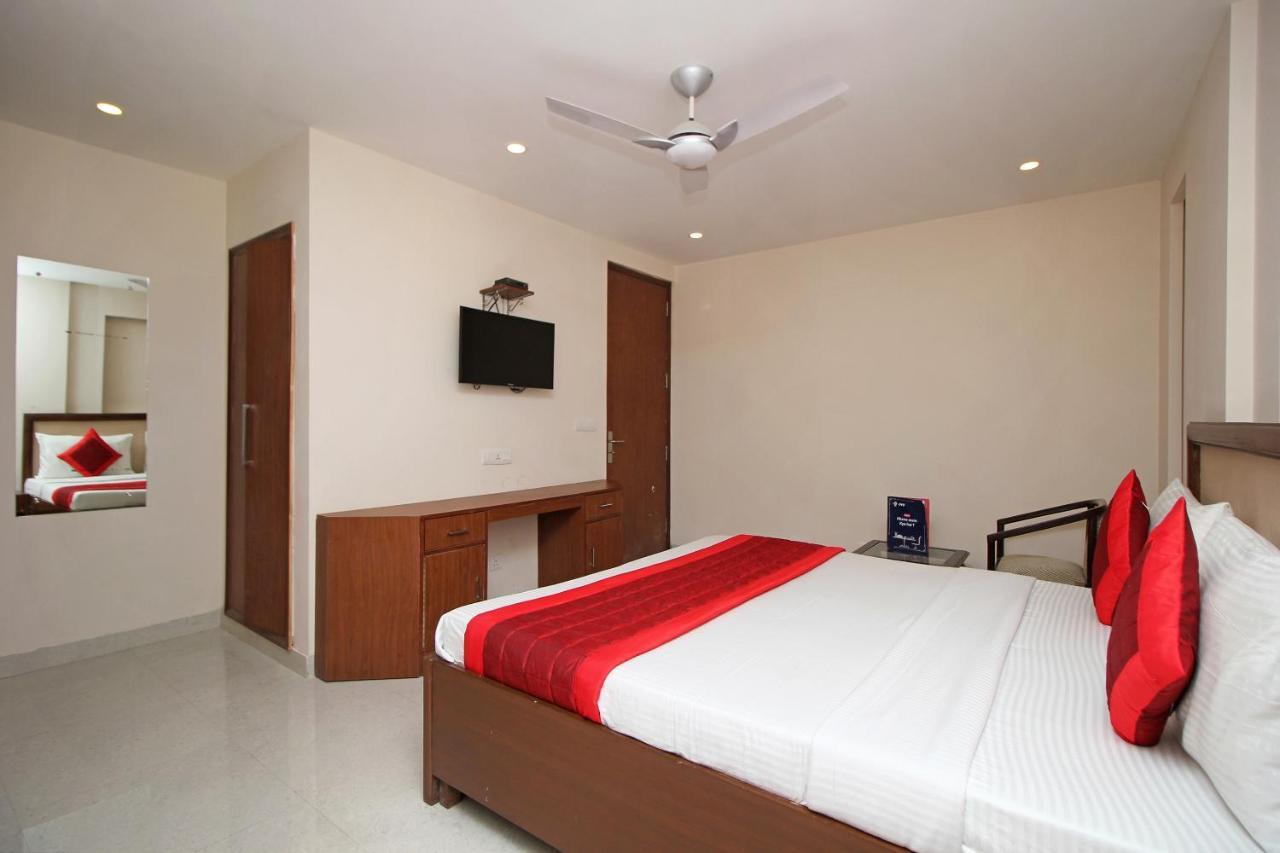 Oyo Hotel Blu Pebbles Near Delhi Airport New Delhi Eksteriør billede