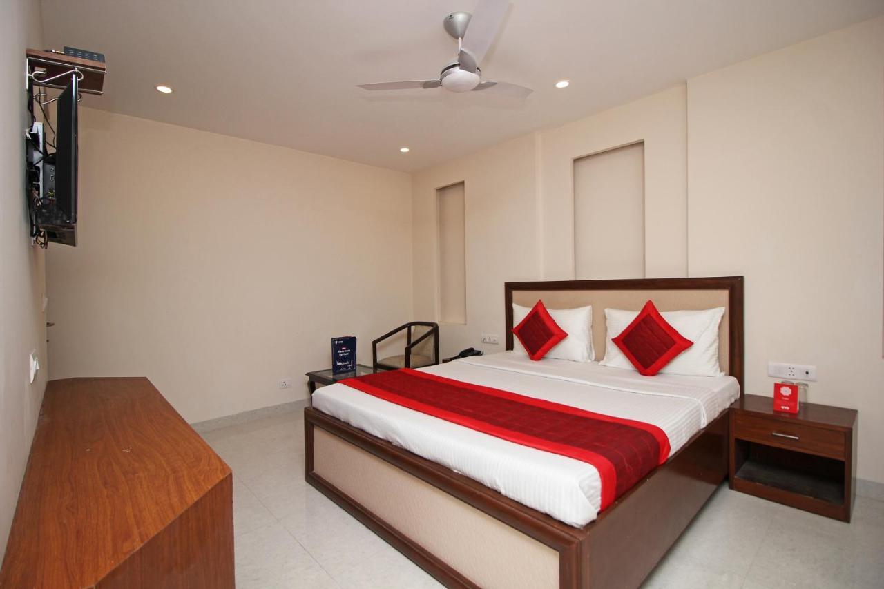 Oyo Hotel Blu Pebbles Near Delhi Airport New Delhi Eksteriør billede