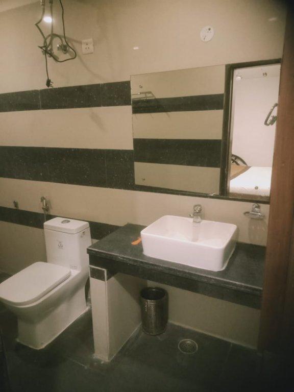 Oyo Hotel Blu Pebbles Near Delhi Airport New Delhi Eksteriør billede